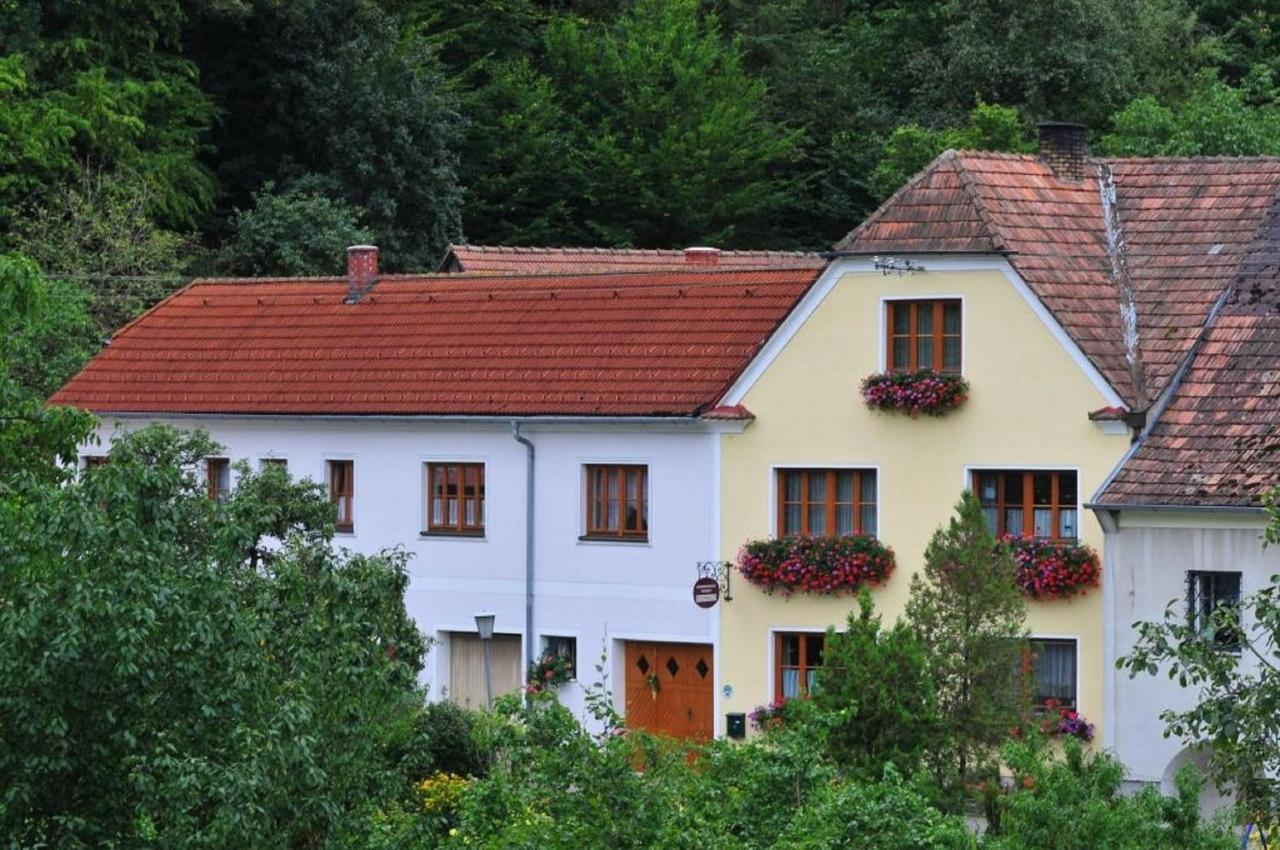 Weingut Piewald Gut am Steg Exterior foto